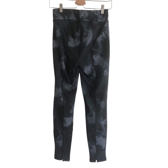 Sanctuary Grey Blue Print Leggings Size XS NWT - Picture 2 of 12